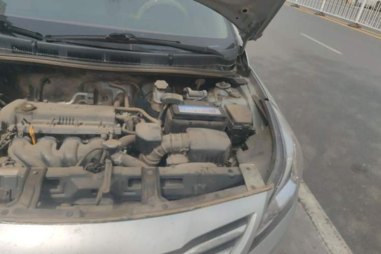 Used Hyundai Verna (older generation) 2014 1.4L Manual Smart GLS Trim Engine Bay Left
