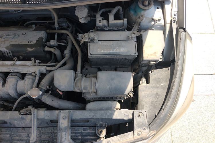 Used Hyundai Verna (older generation) 2014 1.4L Automatic Smart GLS Engine Bay Left