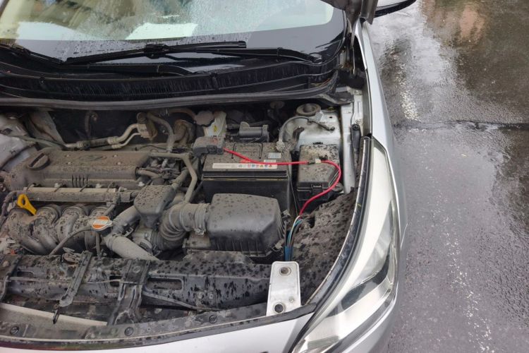 Used Hyundai Verna (older generation) 2014 1.4L Manual Smart GLS Trim Engine Bay Left