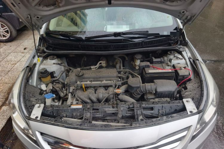 Used Hyundai Verna (older generation) 2014 1.4L Manual Smart GLS Trim Engine Bay