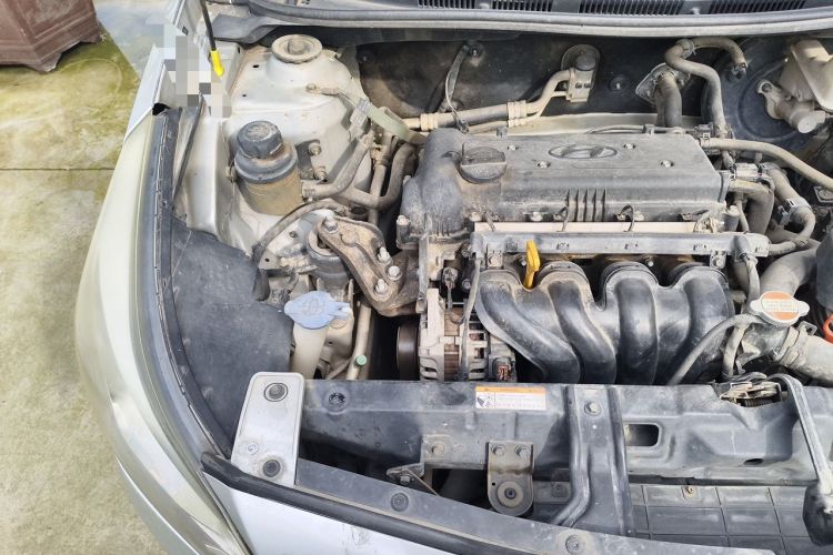 Used Hyundai Verna (older generation) 2014 1.4L Automatic Smart GLS Engine Bay Right