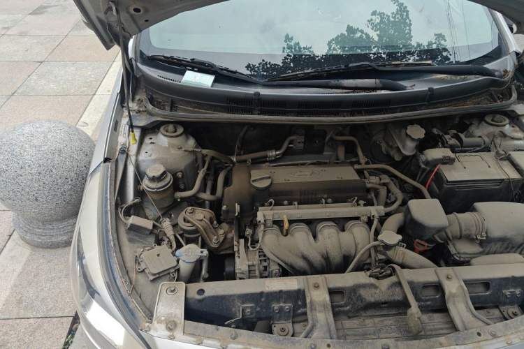 Used Hyundai Verna (older generation) 2014 1.4L Automatic Smart GLS Engine Bay Right