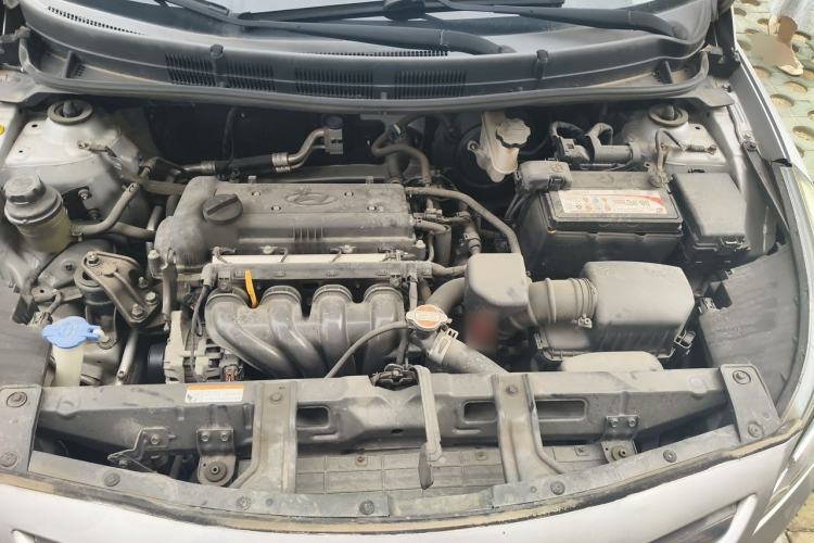 Used Hyundai Verna (older generation) 2014 1.4L Automatic Smart GLS Engine Bay