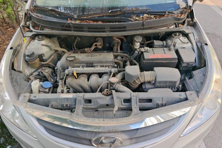 Used Hyundai Verna (older generation) 2014 1.4L Manual Smart GLS Trim Engine Bay