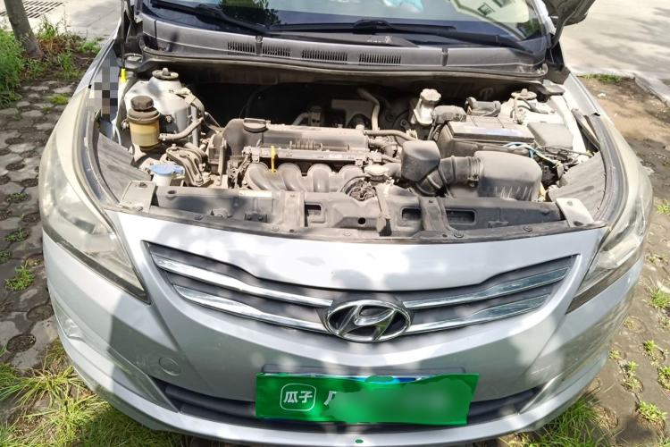 Used Hyundai Verna (older generation) 2014 1.4L Manual Smart GLS Trim Engine Bay