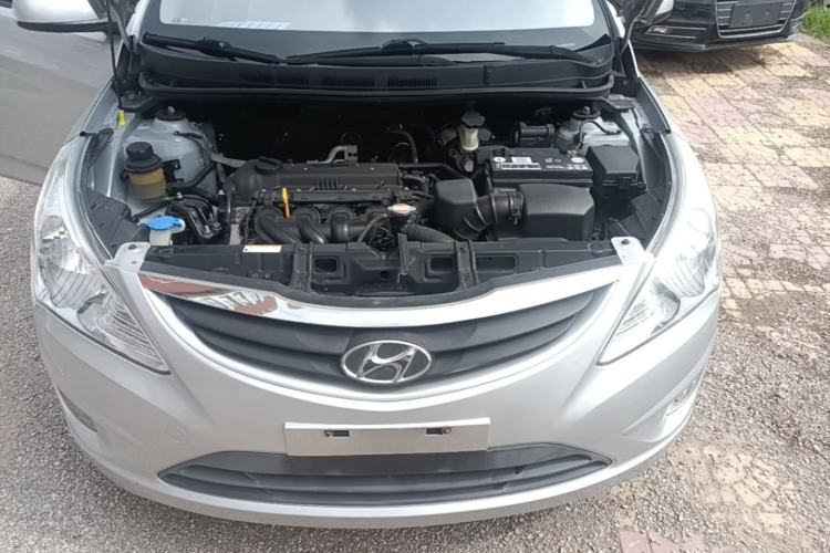 Used Hyundai Verna (older generation) 2014 1.4L Manual Smart GLS Trim Engine Bay