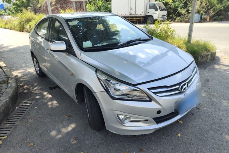 Used Hyundai Verna (older generation) 2014 1.4L Manual Smart GLS Trim Exterior 2