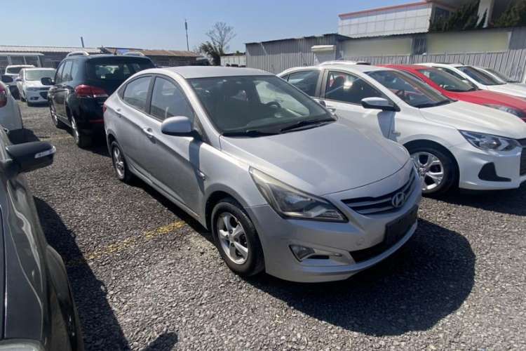 Used Hyundai Verna (older generation) 2014 1.4L Automatic Smart GLS Exterior 2