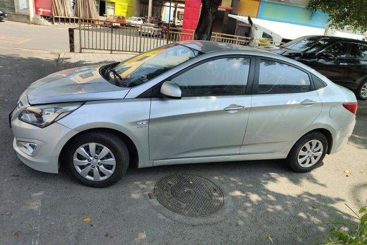 Used Hyundai Verna (older generation) 2014 1.4L Manual Smart GLS Trim Exterior 3