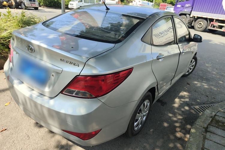 Used Hyundai Verna (older generation) 2014 1.4L Manual Smart GLS Trim Exterior 5