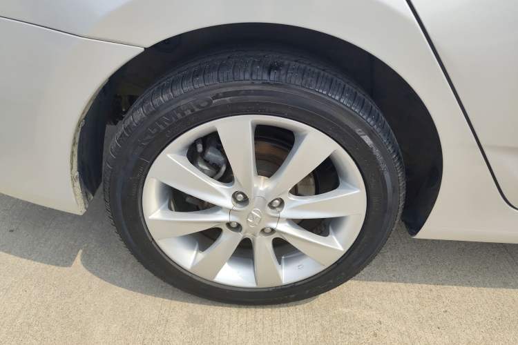 Used Hyundai Verna (older generation) 2014 1.4L Manual Top-Tier Model TOP Exterior 5