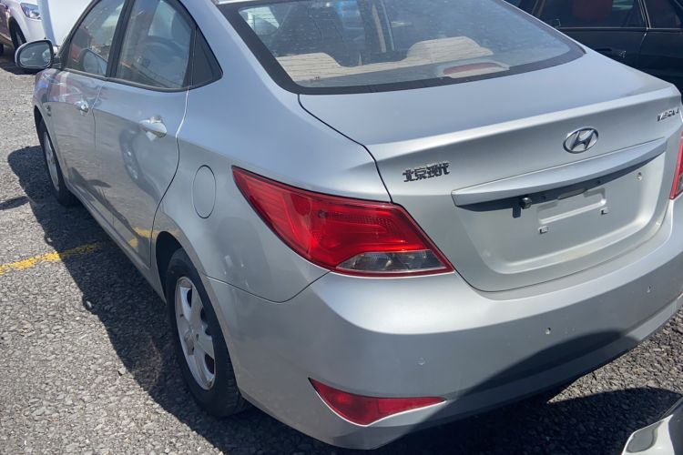 Used Hyundai Verna (older generation) 2014 1.4L Automatic Smart GLS Exterior 5