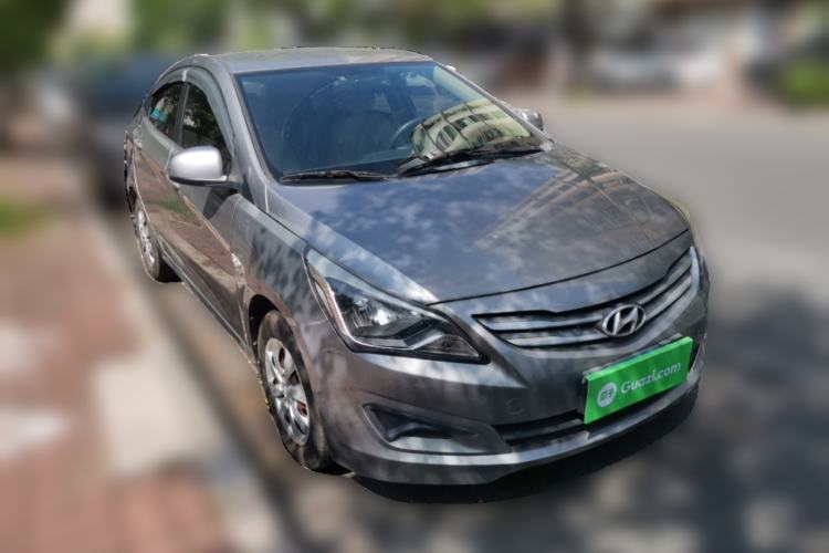 Used Hyundai Verna (older generation) 2014 1.4L Manual Fashion GS Model Front Right 45 Deg