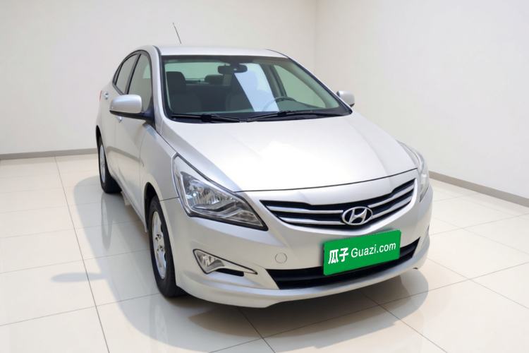 Used Hyundai Verna (older generation) 2014 1.4L Automatic Smart GLS Front Right 45 Deg