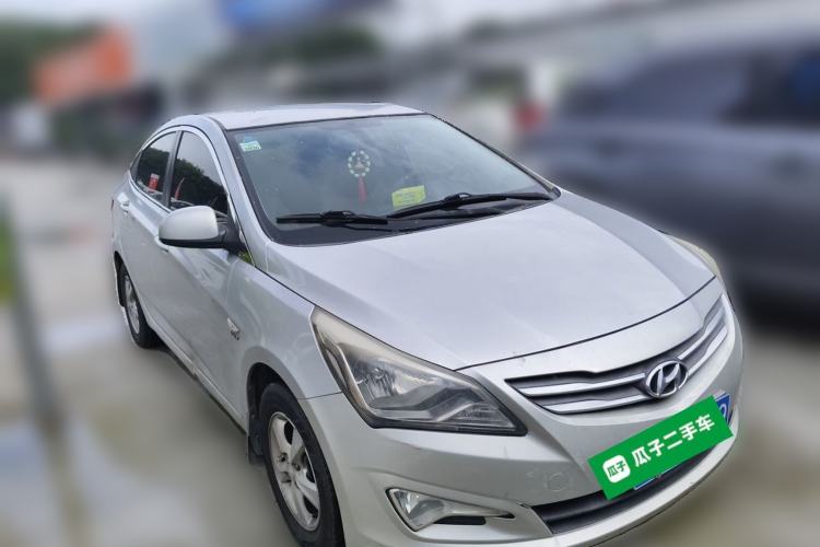 Used Hyundai Verna (older generation) 2014 1.4L Automatic Smart GLS Front Right 45 Deg