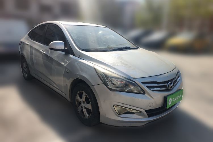 Used Hyundai Verna (older generation) 2014 1.4L Automatic Smart GLS Front Right 45 Deg