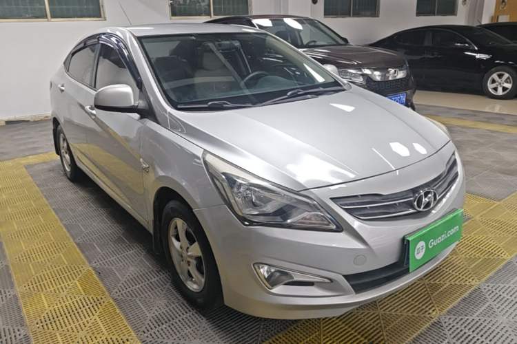 Used Hyundai Verna (older generation) 2014 1.4L Automatic Smart GLS Front Right 45 Deg