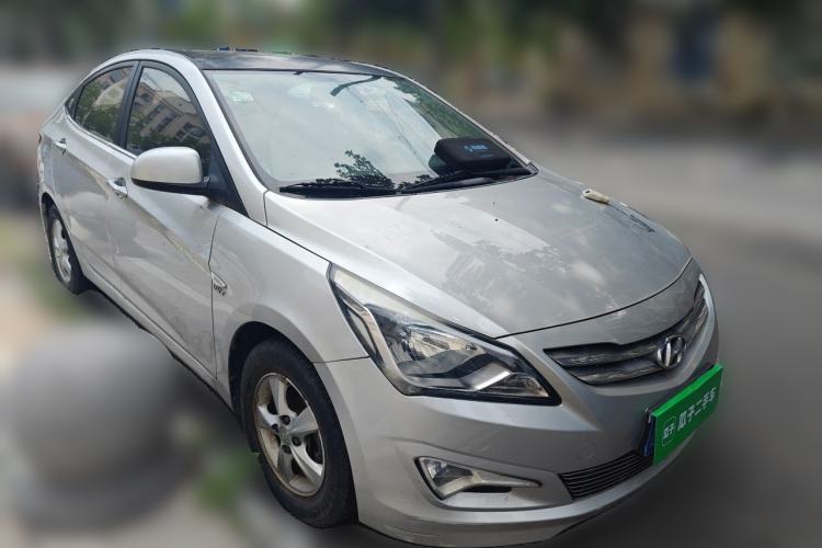 Used Hyundai Verna (older generation) 2014 1.4L Automatic Smart GLS Front Right 45 Deg