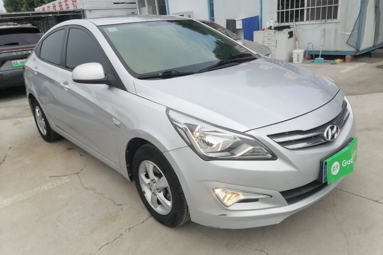 Used Hyundai Verna (older generation) 2014 1.4L Automatic Smart GLS Front Right 45 Deg