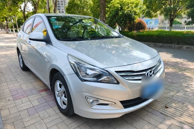 Used Hyundai Verna (older generation) 2014 1.4L Automatic Smart GLS Front Right 45 Deg