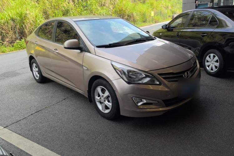 Used Hyundai Verna (older generation) 2014 1.4L Automatic Smart GLS Front Right 45 Deg