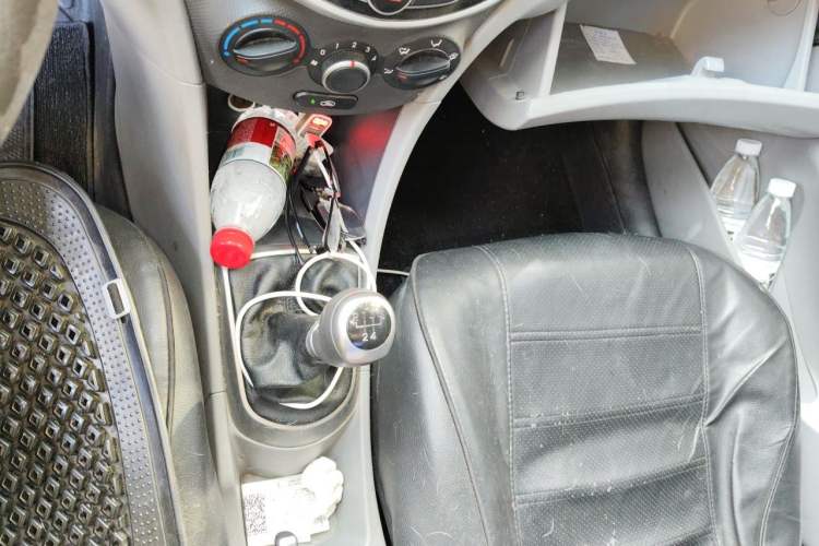 Used Hyundai Verna (older generation) 2014 1.4L Manual Smart GLS Trim Gear Lever