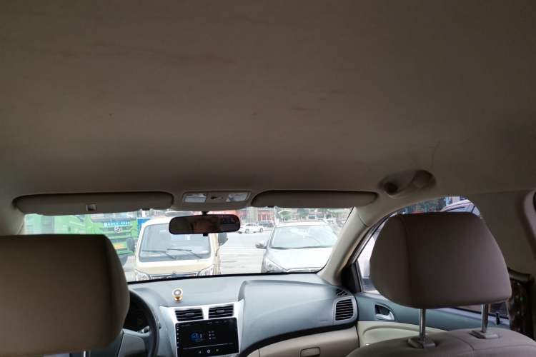 Used Hyundai Verna (older generation) 2014 1.4L Automatic Smart GLS Headliner