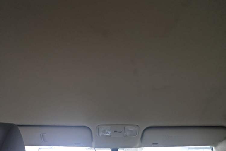 Used Hyundai Verna (older generation) 2014 1.4L Automatic Smart GLS Headliner