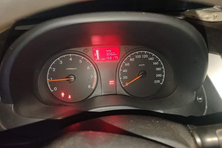 Used Hyundai Verna (older generation) 2014 1.4L Manual Smart GLS Trim Instrument Cluster