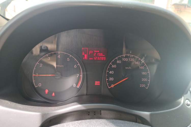 Used Hyundai Verna (older generation) 2014 1.4L Automatic Smart GLS Instrument Cluster