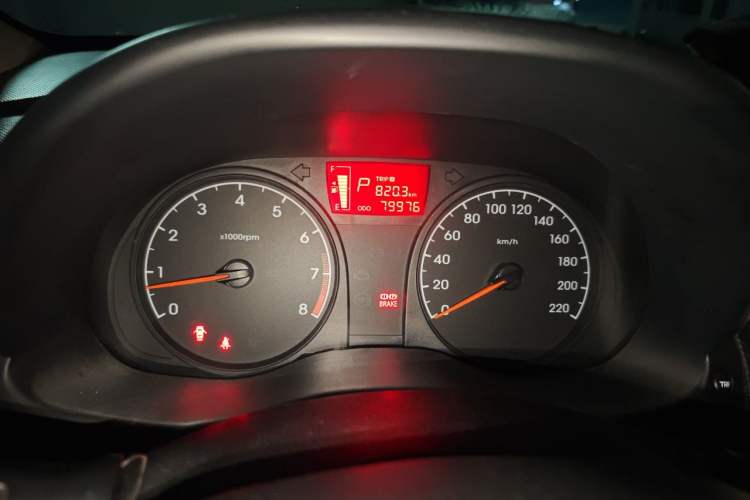 Used Hyundai Verna (older generation) 2014 1.4L Automatic Smart GLS Instrument Cluster
