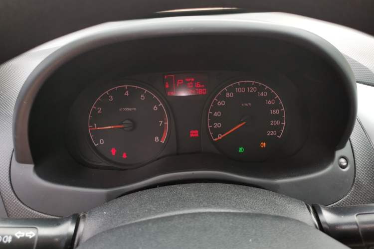 Used Hyundai Verna (older generation) 2014 1.4L Automatic Smart GLS Instrument Cluster