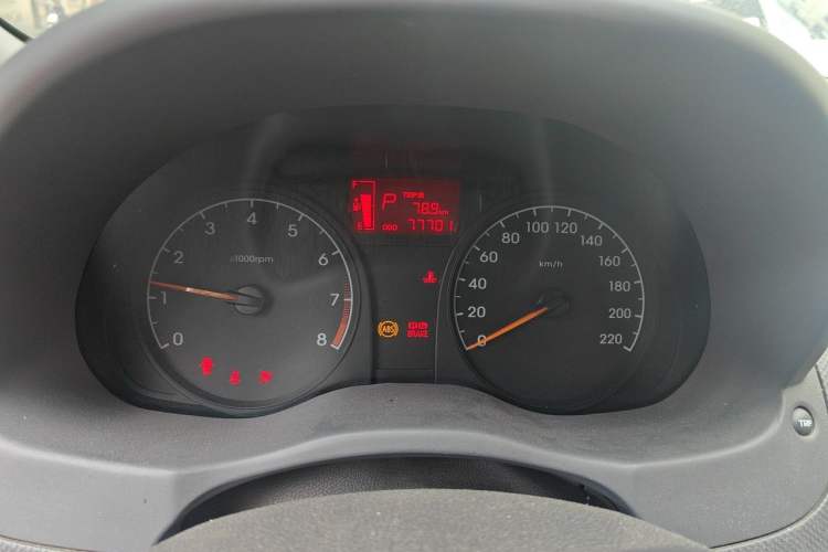 Used Hyundai Verna (older generation) 2014 1.4L Automatic Smart GLS Instrument Cluster