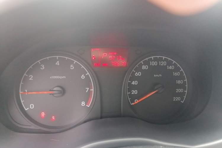 Used Hyundai Verna (older generation) 2014 1.4L Automatic Smart GLS Instrument Cluster
