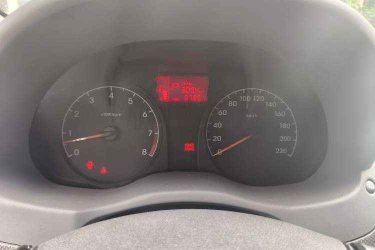 Used Hyundai Verna (older generation) 2014 1.4L Automatic Smart GLS Instrument Cluster