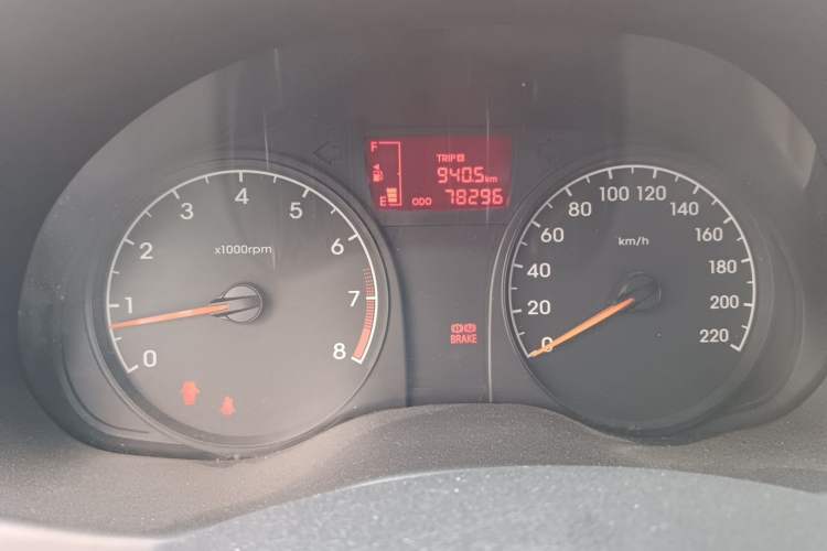 Used Hyundai Verna (older generation) 2014 1.4L Manual Smart GLS Trim Instrument Cluster