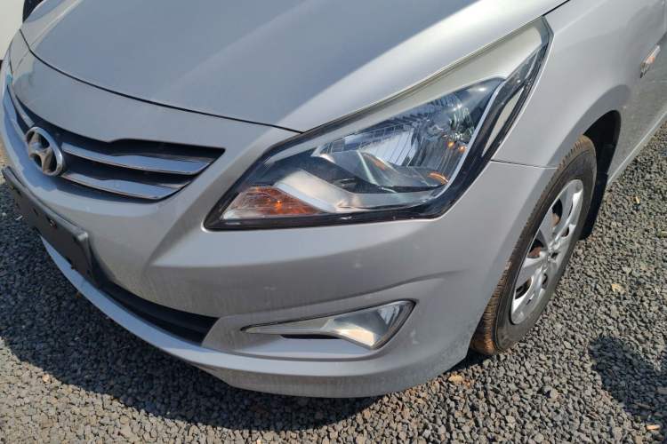 Used Hyundai Verna (older generation) 2014 1.4L Manual Smart GLS Trim Left Front Headlight