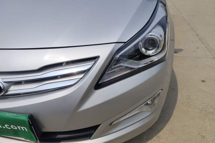 Used Hyundai Verna (older generation) 2014 1.4L Manual Top-Tier Model TOP Left Front Headlight