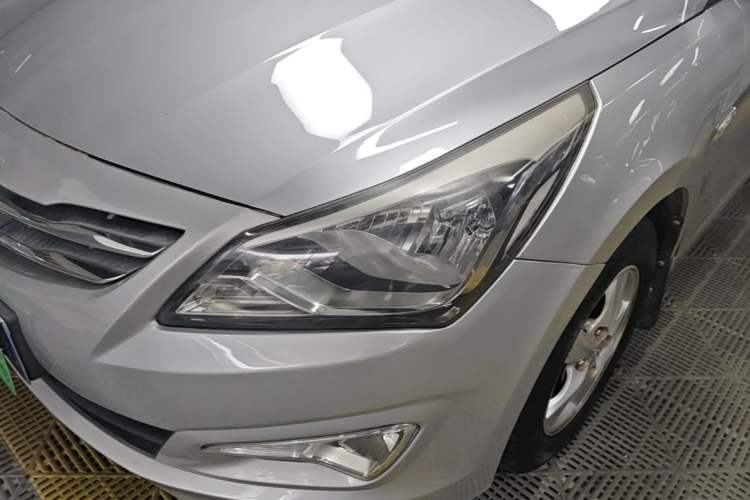 Used Hyundai Verna (older generation) 2014 1.4L Automatic Smart GLS Left Front Headlight