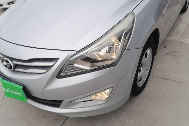 Used Hyundai Verna (older generation) 2014 1.4L Automatic Smart GLS Left Front Headlight