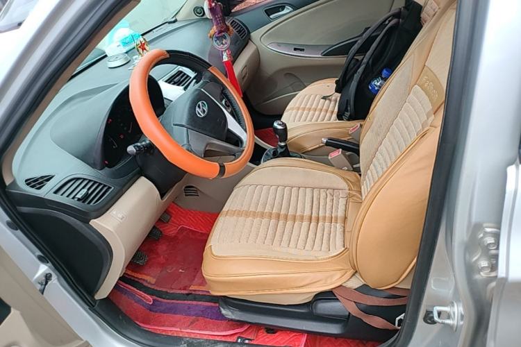 Used Hyundai Verna (older generation) 2014 1.4L Manual Smart GLS Trim Left Front Seat