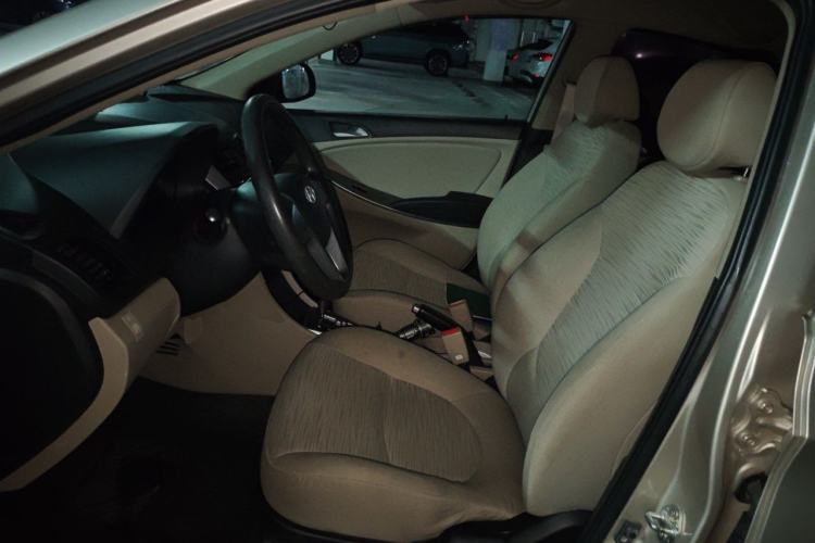 Used Hyundai Verna (older generation) 2014 1.4L Automatic Smart GLS Left Front Seat