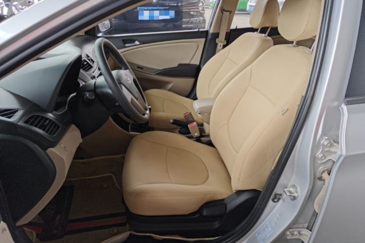 Used Hyundai Verna (older generation) 2014 1.4L Manual Smart GLS Trim Left Front Seat