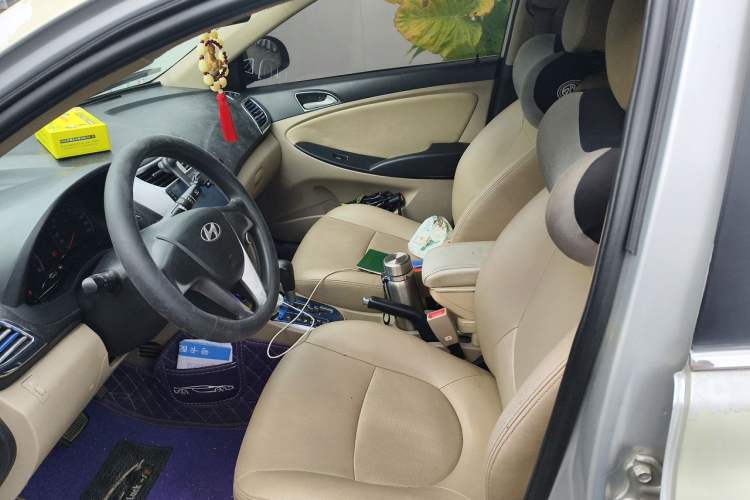 Used Hyundai Verna (older generation) 2014 1.4L Automatic Smart GLS Left Front Seat