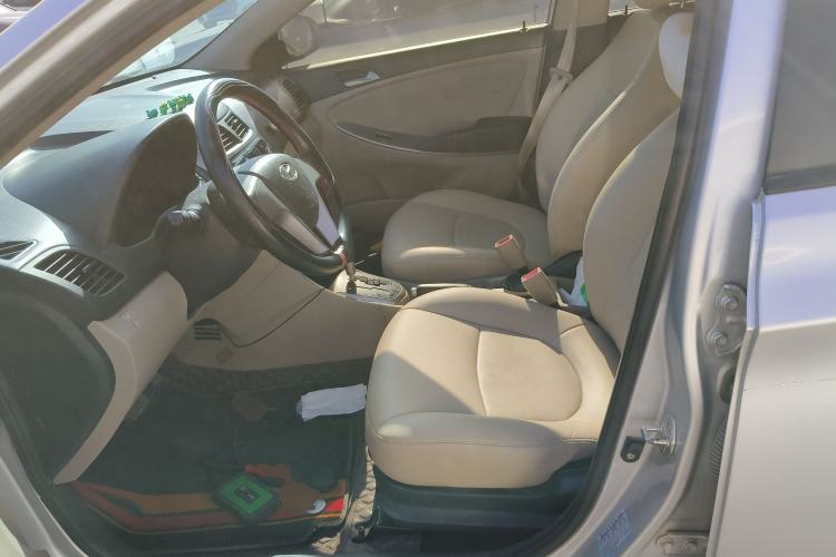 Used Hyundai Verna (older generation) 2014 1.4L Automatic Smart GLS Left Front Seat