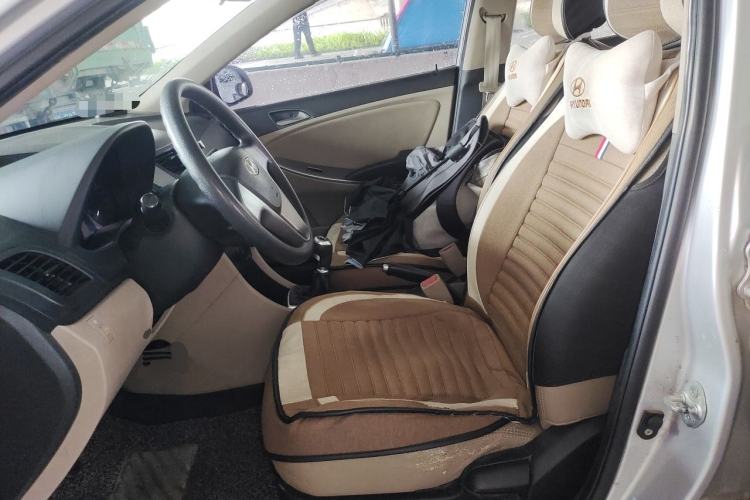 Used Hyundai Verna (older generation) 2014 1.4L Manual Smart GLS Trim Left Front Seat