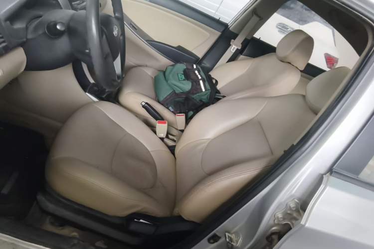 Used Hyundai Verna (older generation) 2014 1.4L Manual Smart GLS Trim Left Front Seat