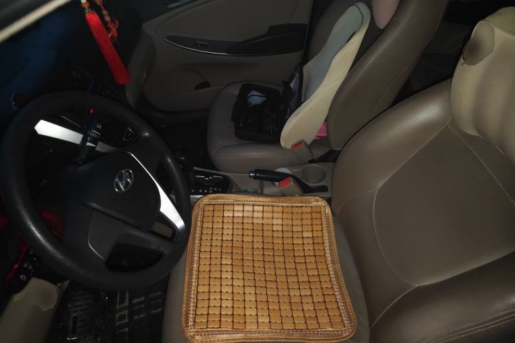 Used Hyundai Verna (older generation) 2014 1.4L Automatic Fashion GS Model Left Front Seat