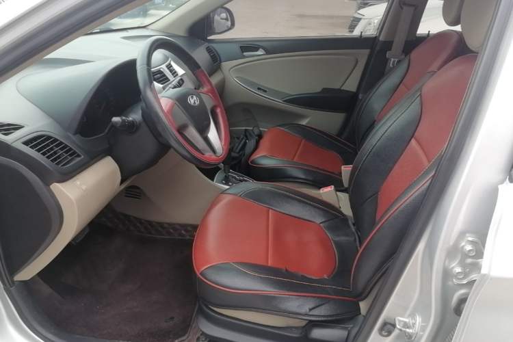 Used Hyundai Verna (older generation) 2014 1.4L Automatic Smart GLS Left Front Seat
