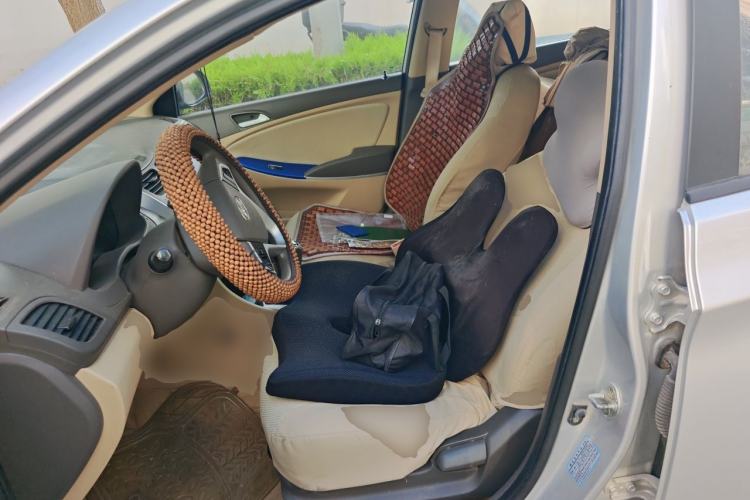 Used Hyundai Verna (older generation) 2014 1.4L Manual Smart GLS Trim Left Front Seat